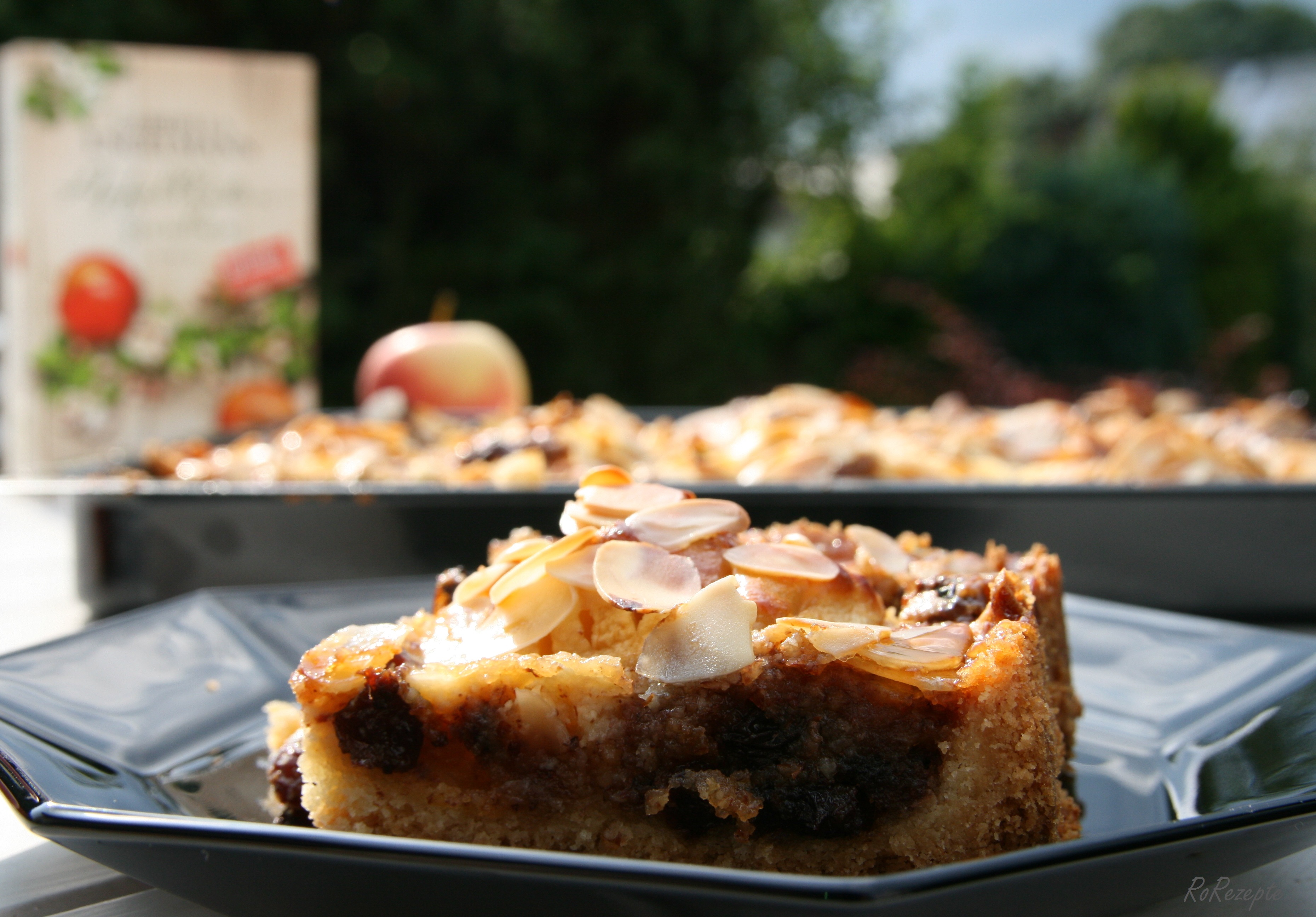 Apfelblechkuchen mit Mandeln - RoRezepte